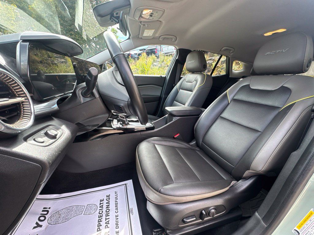 Used 2024 Chevrolet Trax ACTIV FWD image 15