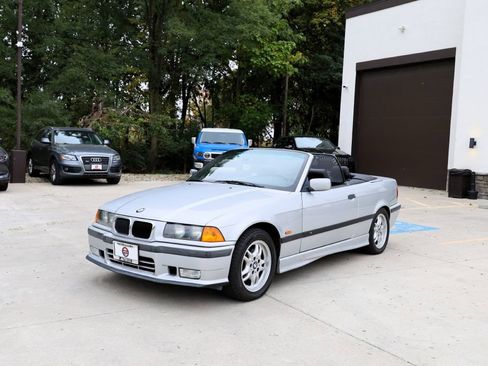 Used 1999 BMW 328i Convertible image 3