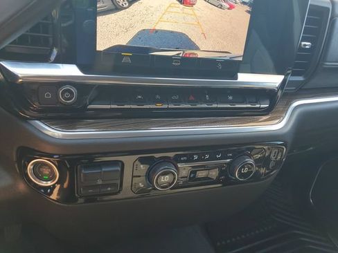 Used 2025 Chevrolet Silverado 1500 LT w/ Convenience Package II AWD/4WD image 28