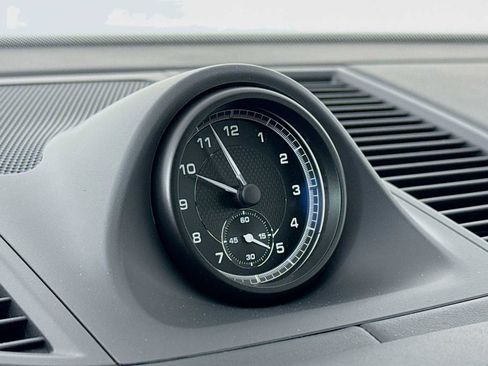 New 2026 Porsche Macan image 17