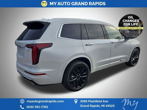 Used 2022 Cadillac XT6 Premium Luxury w/ Technology Package image 14