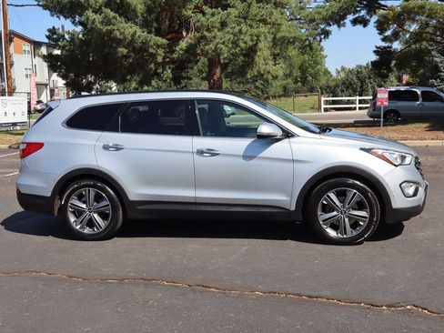 Used 2013 Hyundai Santa Fe Limited w/ Technology Pkg AWD/4WD image 3