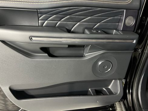 Used 2023 Ford Expedition Max Platinum image 31