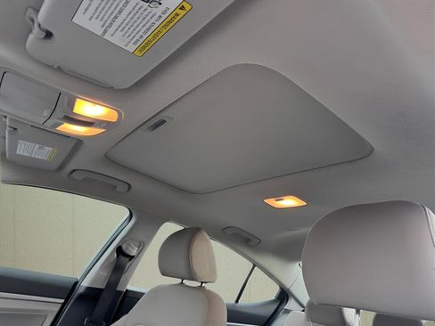 Used 2020 Hyundai Elantra Value Edition w/ Winter Weather Package image 16