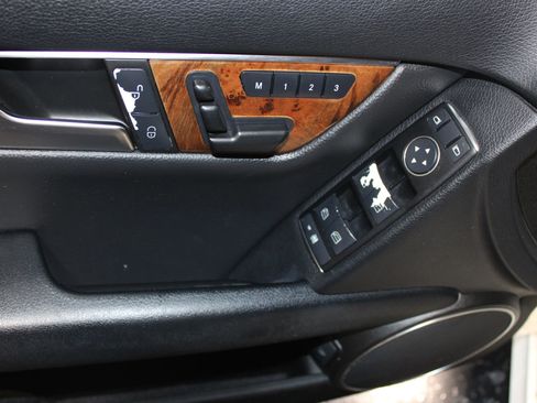 Used 2012 Mercedes-Benz C 250 C 250 Sport Sedan 4D image 7