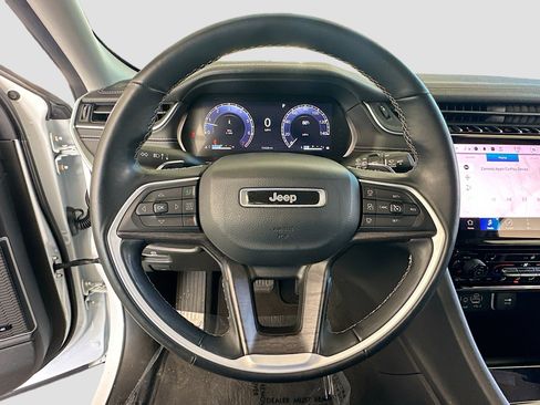 Used 2022 Jeep Grand Cherokee L Limited RWD image 10