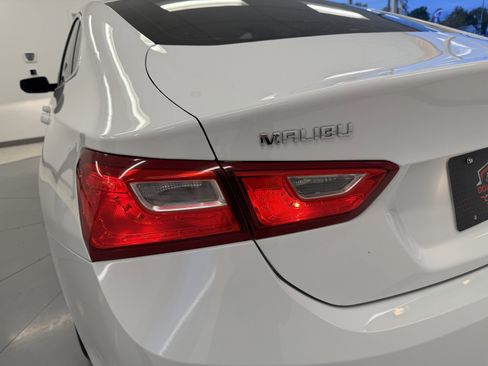 Used 2020 Chevrolet Malibu LS image 43