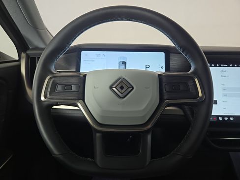 Used 2025 Rivian R1S Adventure AWD/4WD image 28