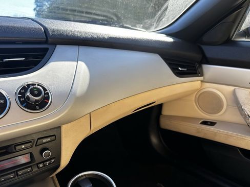 Used 2011 BMW Z4 sDrive30i image 13