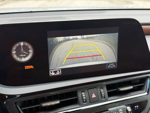 Used 2022 Lexus ES 350 w/ Premium Package image 36