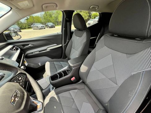 New 2027 Chevrolet Bolt LT w/ Comfort Package FWD image 22