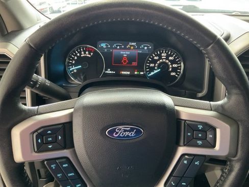 Used 2019 Ford F150 Lariat image 7
