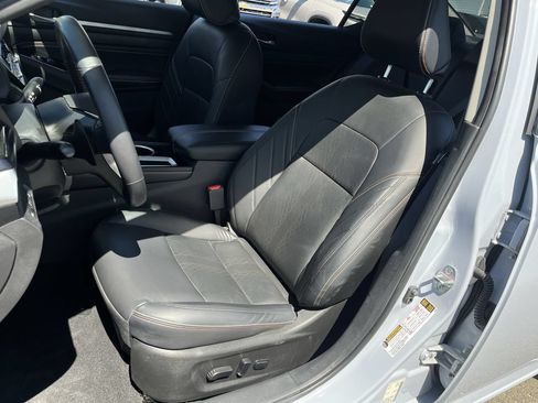 Used 2023 Nissan Altima 2.5 SR w/ SR Premium Package FWD image 19