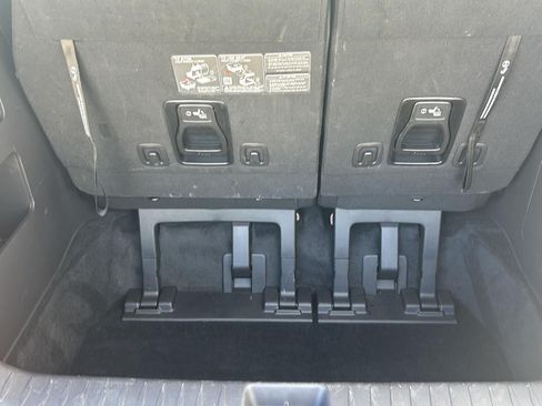Certified 2026 Kia Carnival FWD image 25