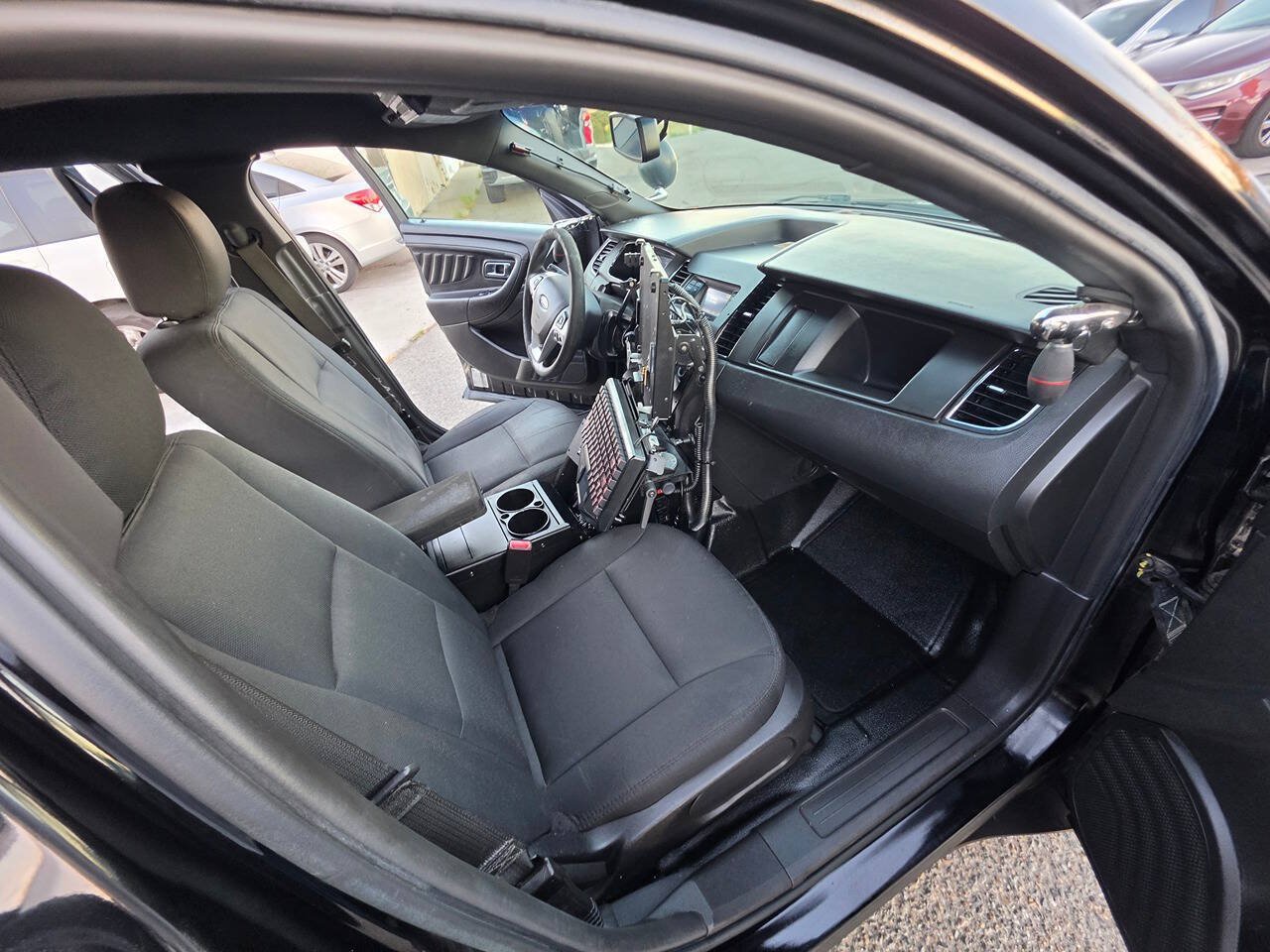 Used 2018 Ford Taurus Police Interceptor AWD image 30