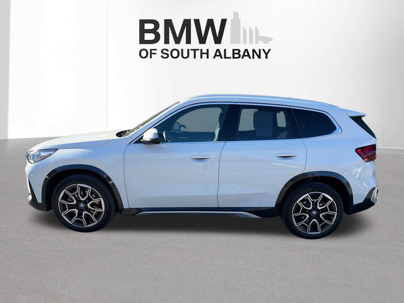 Used 2023 BMW X1 xDrive28i w/ Convenience Package AWD/4WD image 2