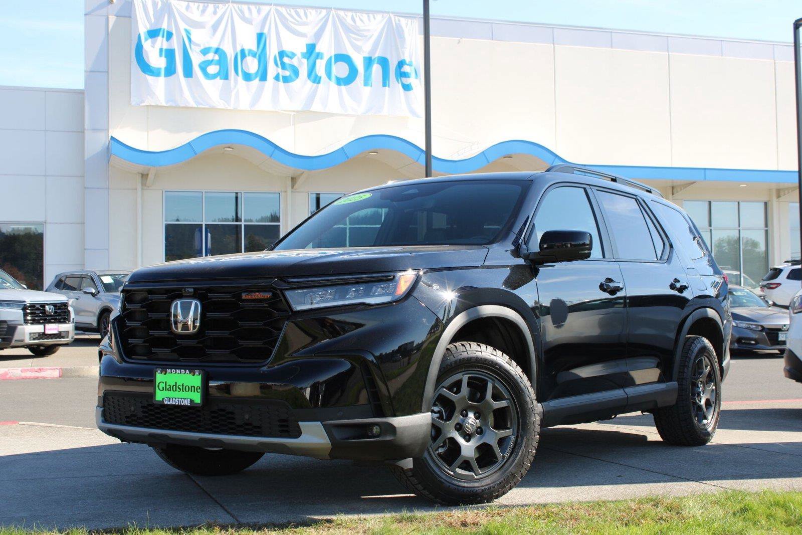 Used 2025 Honda Pilot TrailSport image 10