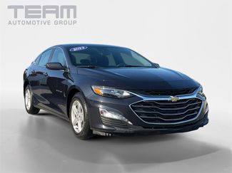Used 2023 Chevrolet Malibu LT image 1