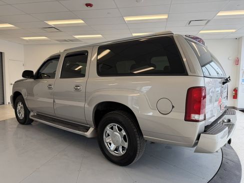 Used 2004 Cadillac Escalade ESV AWD image 5