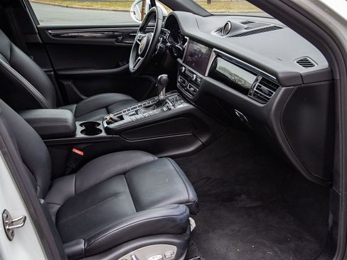 Used 2019 Porsche Macan image 20