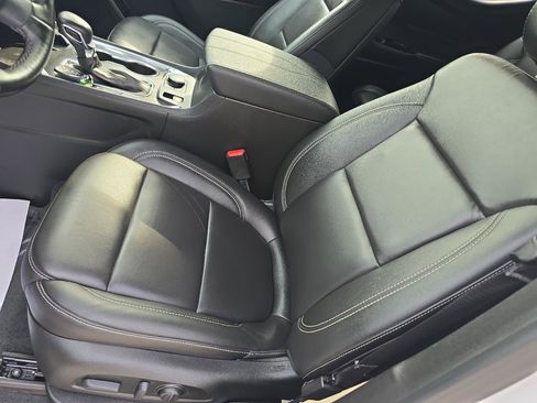 Used 2023 Chevrolet Traverse LT FWD image 25