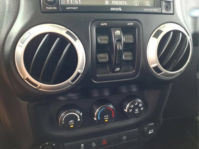 Used 2017 Jeep Wrangler Unlimited Sahara AWD/4WD image 21