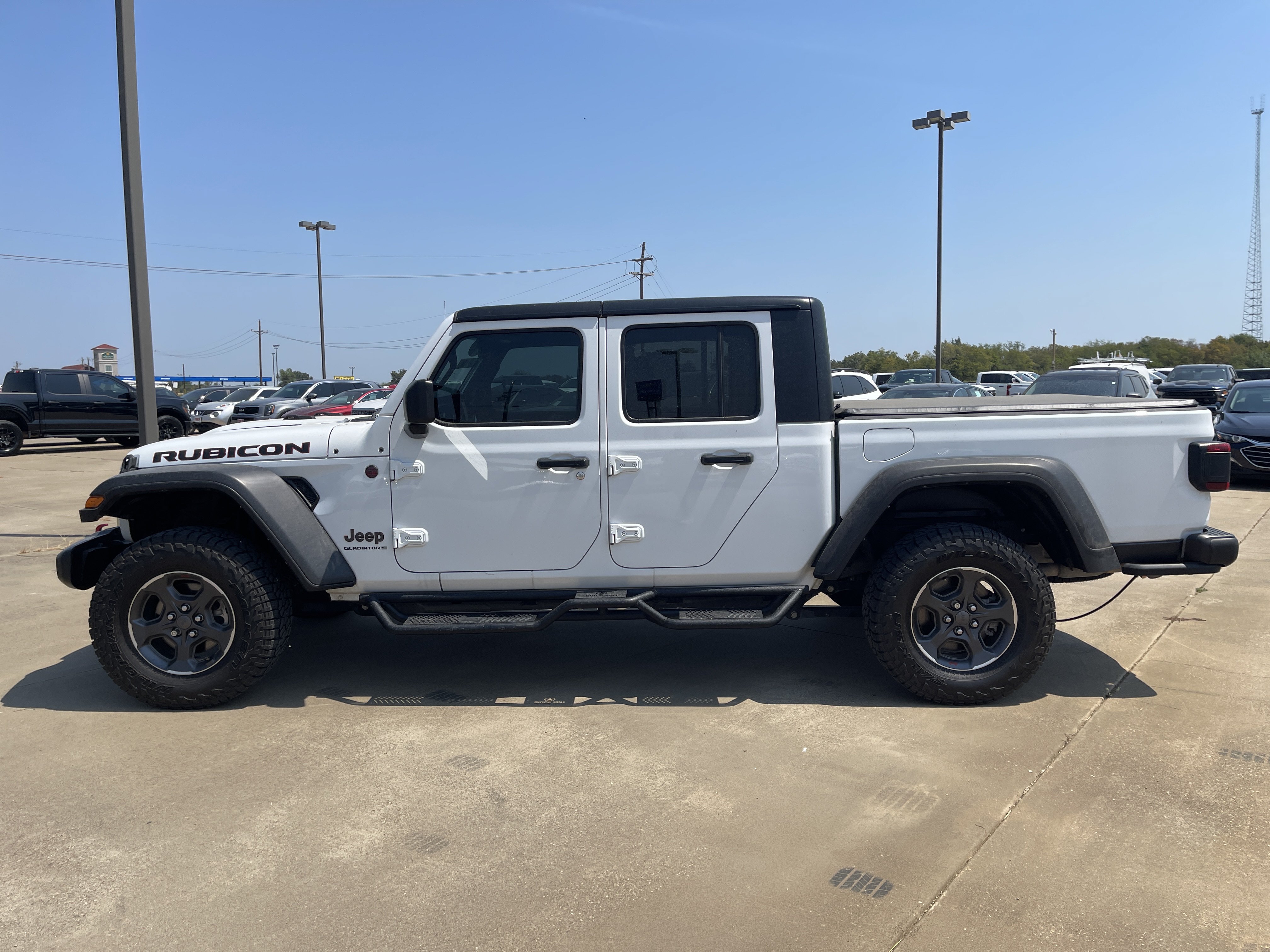 Used 2023 Jeep Gladiator Rubicon w/ LED Lighting Group AWD/4WD image 7