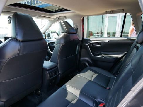 Used 2022 Toyota RAV4 XLE Premium AWD/4WD image 8
