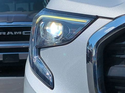 Used 2020 GMC Terrain SLE w/ Driver Convenience Package image 10