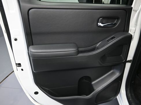 Used 2023 Nissan Frontier SV w/ SV Convenience Package image 25