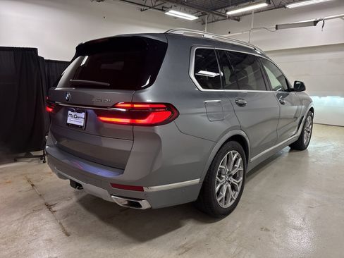 Used 2025 BMW X7 xDrive40i w/ Premium Package image 7