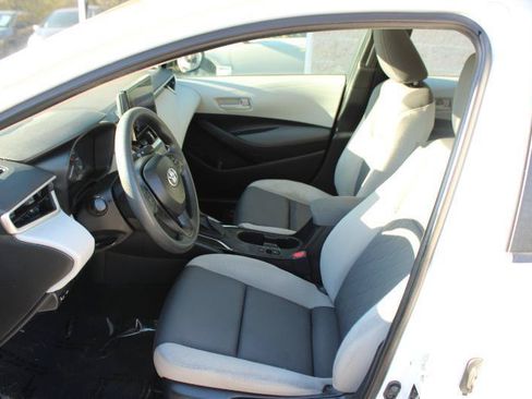 Used 2023 Toyota Corolla LE FWD image 10