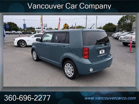 Used 2009 Scion xB FWD image 4