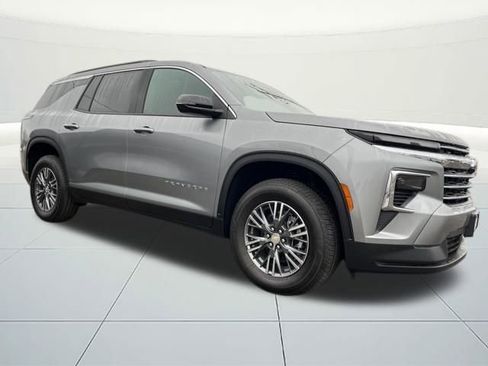 New 2026 Chevrolet Traverse LT image 8