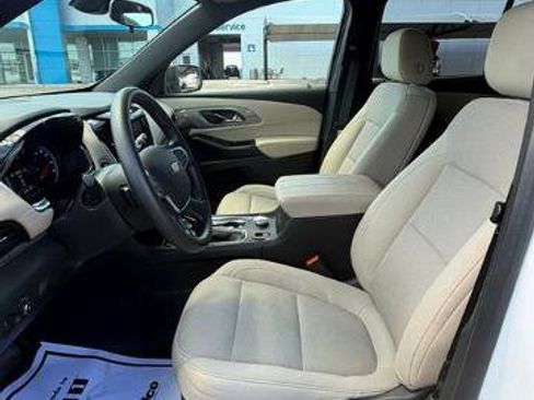 Used 2023 Chevrolet Traverse LS FWD image 11