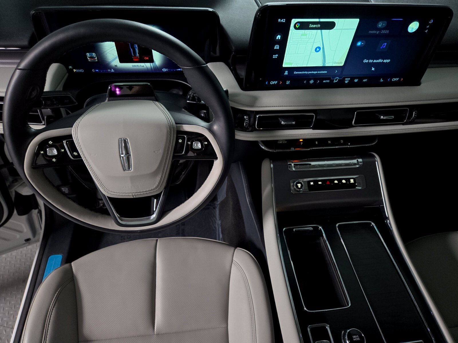 New 2026 Lincoln Aviator AWD w/ Jet Appearance Package image 17
