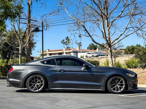 Used 2015 Ford Mustang Coupe image 13