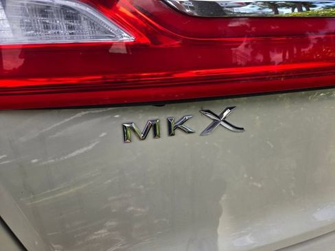 Used 2018 Lincoln MKX Reserve w/ Driver Assistance Package FWD image 4