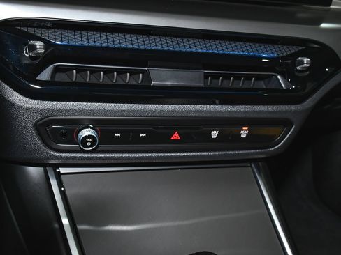 Used 2026 BMW M4 xDrive Competition AWD/4WD image 33