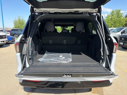 New 2026 Lincoln Navigator L Reserve AWD/4WD image 6