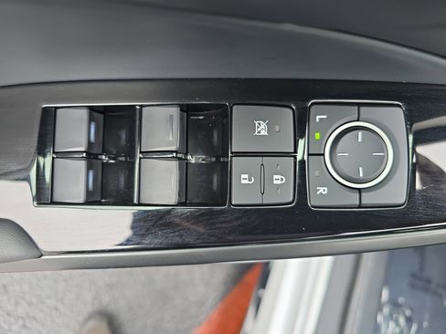 Used 2025 Lexus IS 350 F Sport image 30