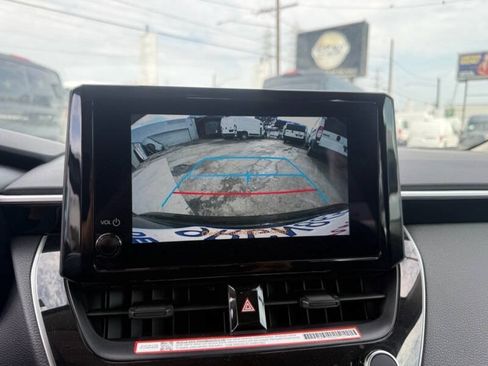 Used 2025 Toyota Corolla LE FWD image 13