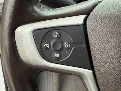 Used 2020 GMC Acadia SLE image 16