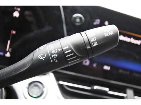 Used 2025 Chevrolet Trax LT w/ Driver Confidence Package image 18