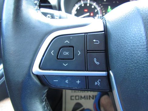 Used 2022 Toyota Highlander XLE AWD/4WD image 27