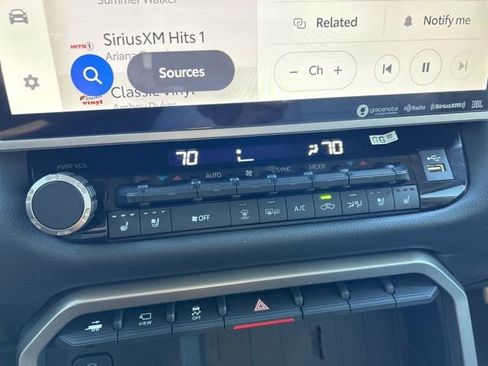 Used 2024 Toyota Tundra Limited image 19