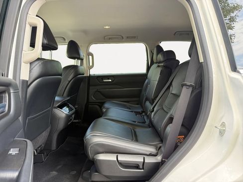 Used 2025 Nissan Armada SV AWD/4WD image 13