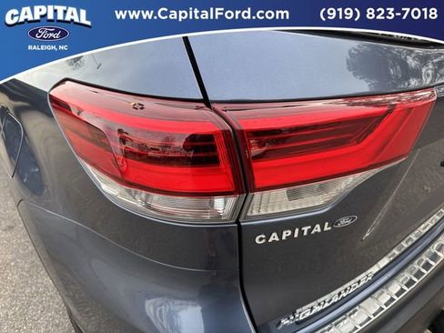 Used 2019 Toyota Highlander XLE image 14