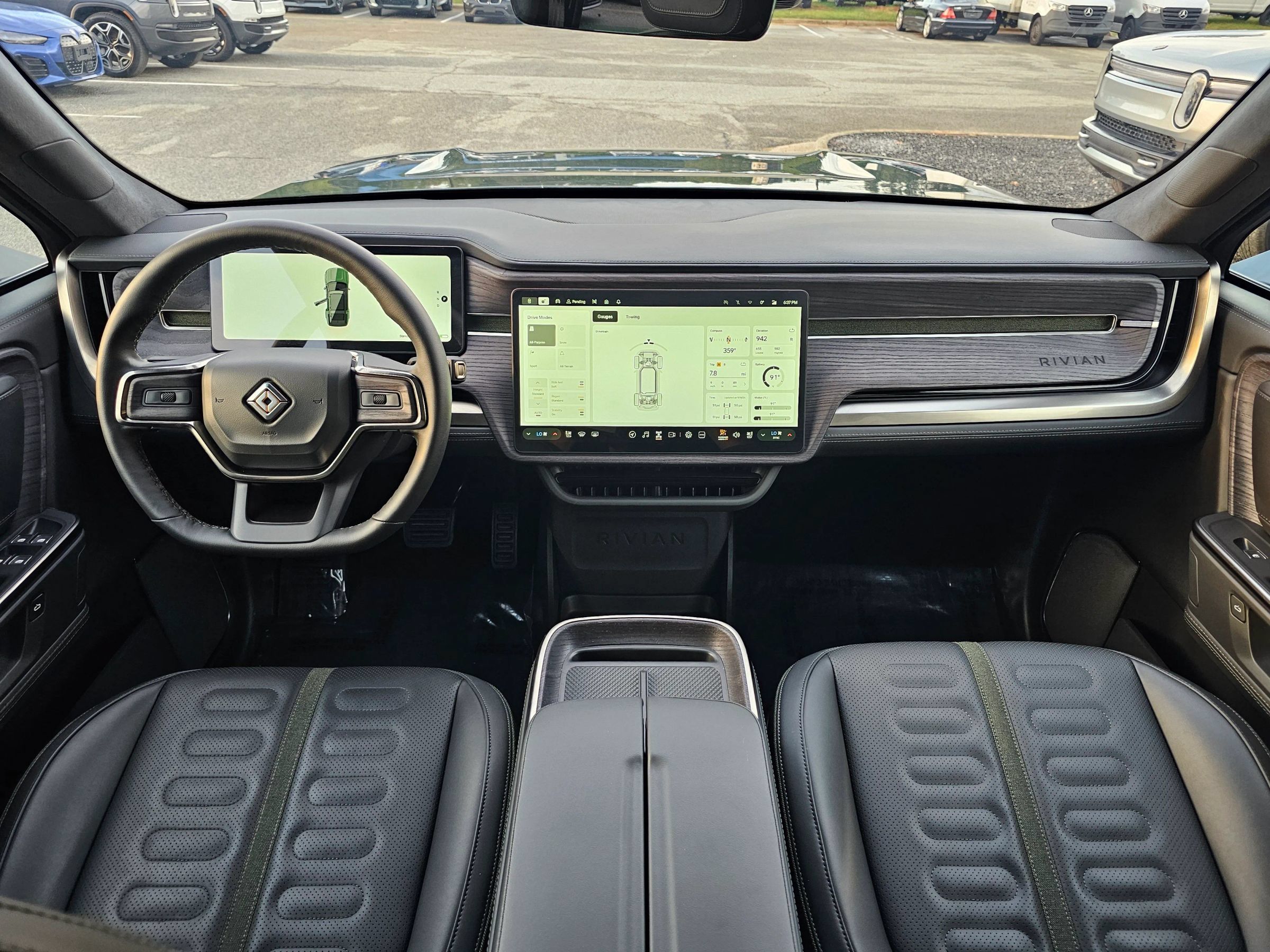 Used 2025 Rivian R1S Adventure Dual AWD/4WD image 19