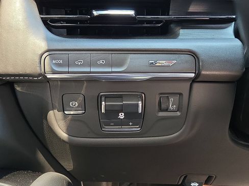 Used 2024 Cadillac Escalade V AWD/4WD image 24